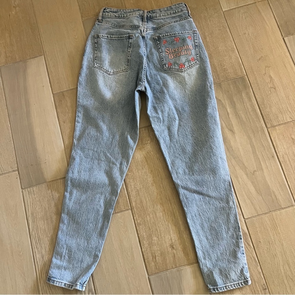 Disney Sleeping Beauty Three Good Fairies Mom Jeans Women’s 5 Disney Princess - Picture 3 of 6